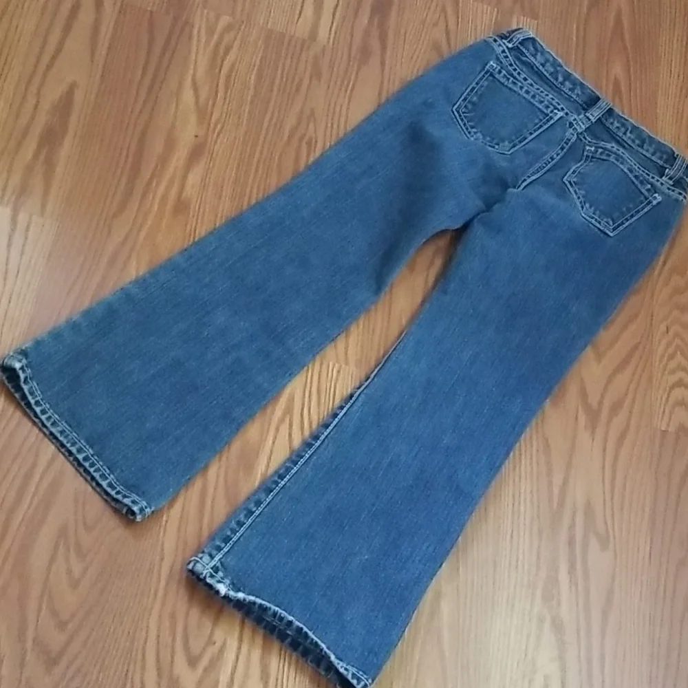 Gap‎ bell bottom jean 7 reg